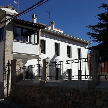 Hotel Casa Del Cura Las Navas del Marqués Zewnętrze zdjęcie