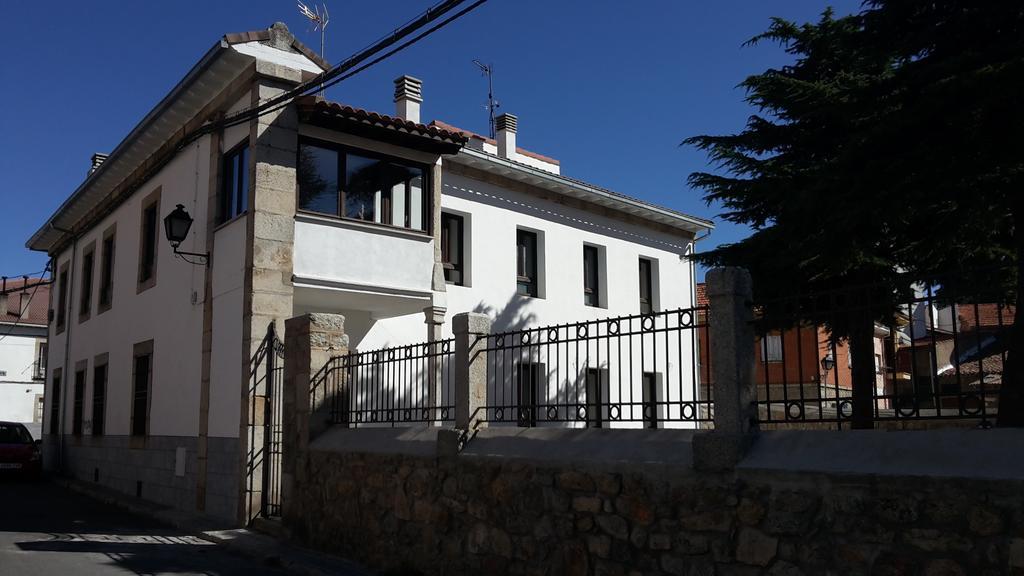 Hotel Casa Del Cura Las Navas del Marqués Zewnętrze zdjęcie